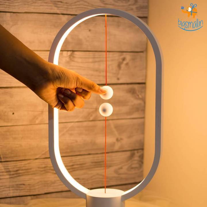 Magnetic USB Heng Balance Lamp- Gift Decor